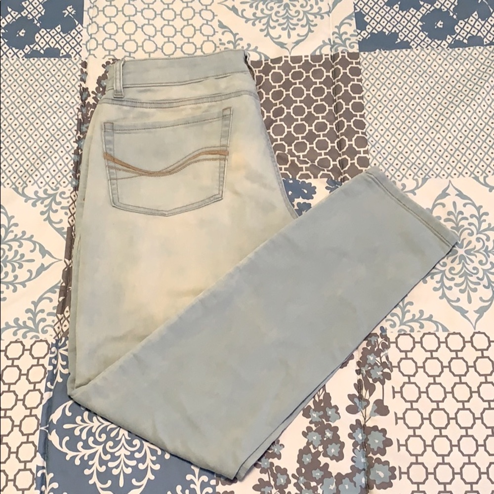 Light wash skinny jeans jeggings